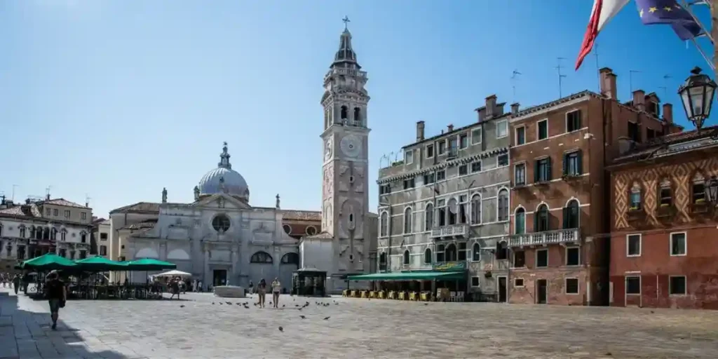 plazas en venecia