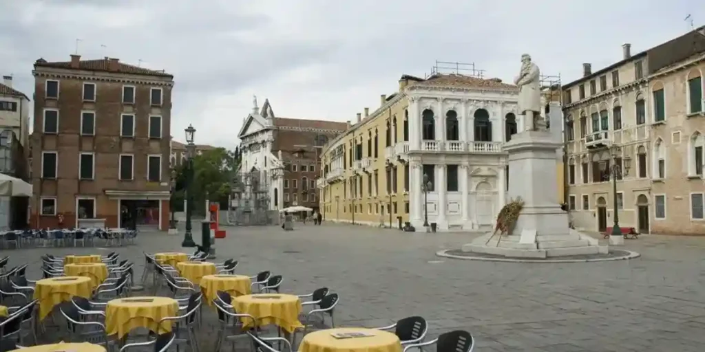 plazas venecia