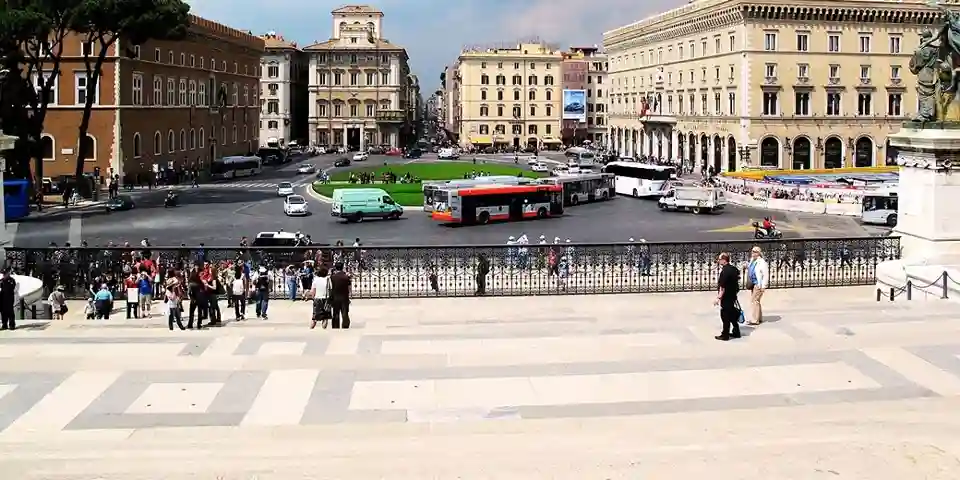 plazas mas importantes de roma